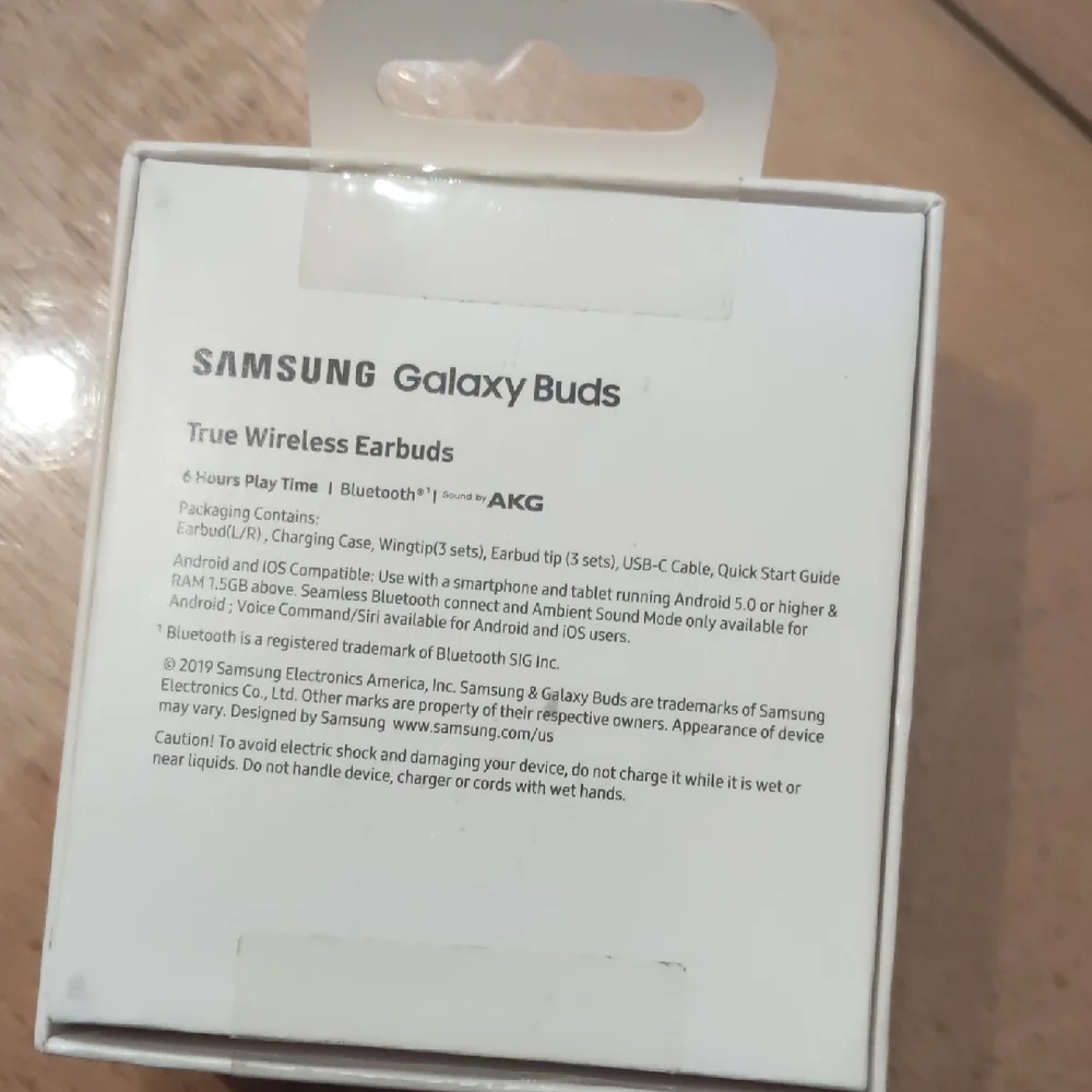 Samsung White True Wireless Earbuds